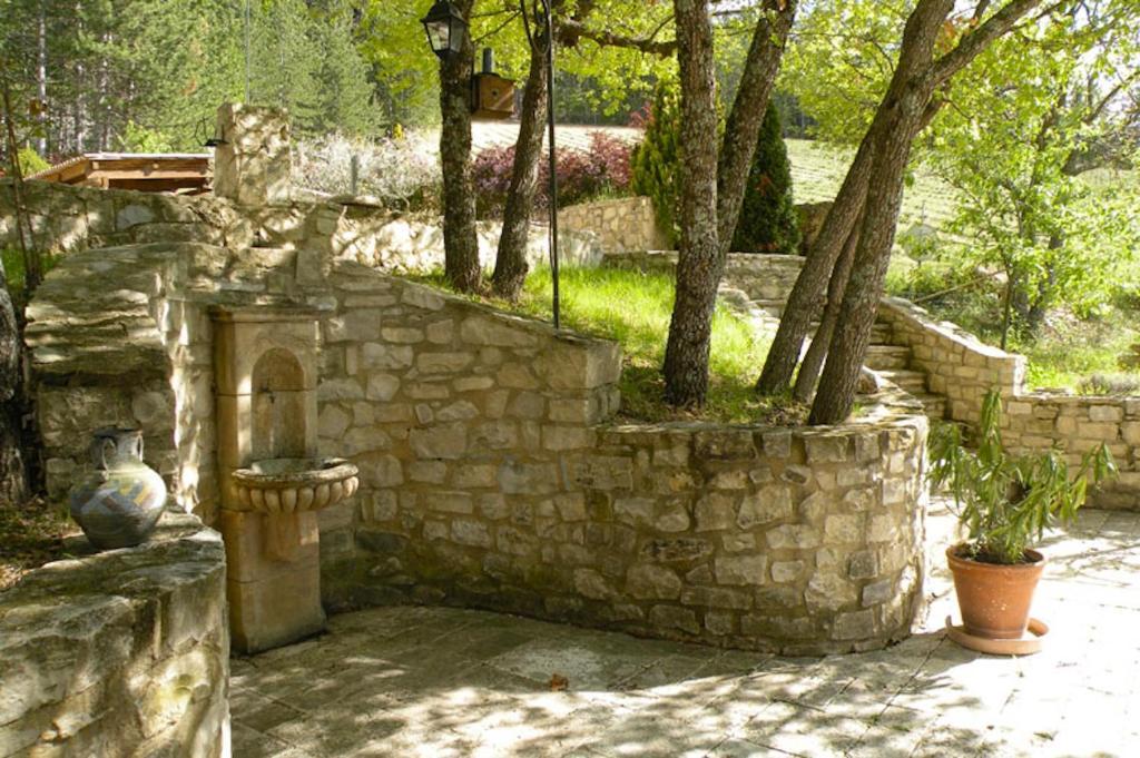 B&B Le Deffends de Redon Montbrun-les-Bains Buitenkant foto