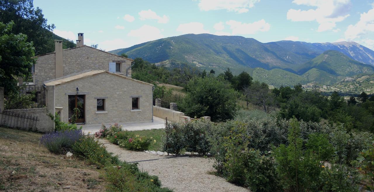 B&B Le Deffends de Redon Montbrun-les-Bains Buitenkant foto